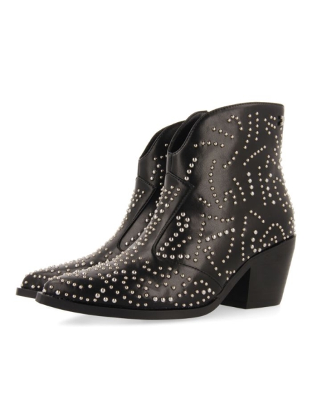 BOTIN MUJER GIOSEPPO NEGRO TACHAS PLATEADAS STRUER 70350
