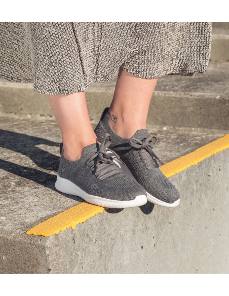 ZAPATILLA DEPORTE MUJER PITAS SARA GRIS