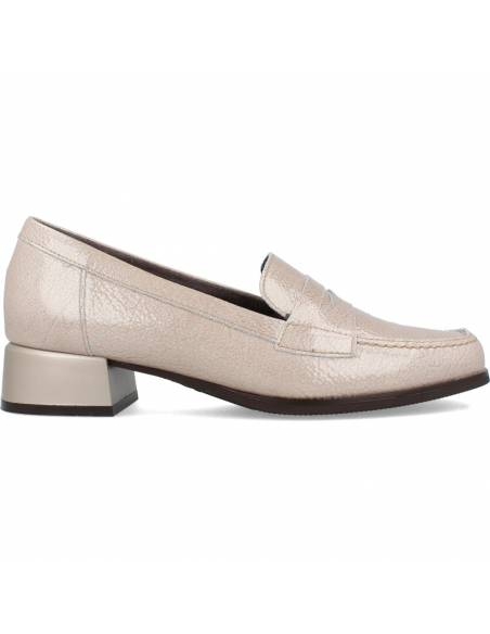 ZAPATO MUJER MOCASIN PITILLOS EN CHAROL PIEDRA 10110