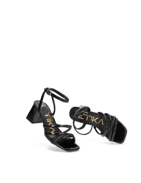 SANDALIAS DE TACON ETIKA TIRAS CHAROL NEGRO 90005