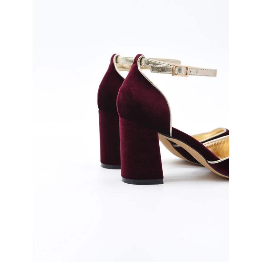 ZAPATOS DE TACON TERCIOPELO BURDEOS CON PULSERA...